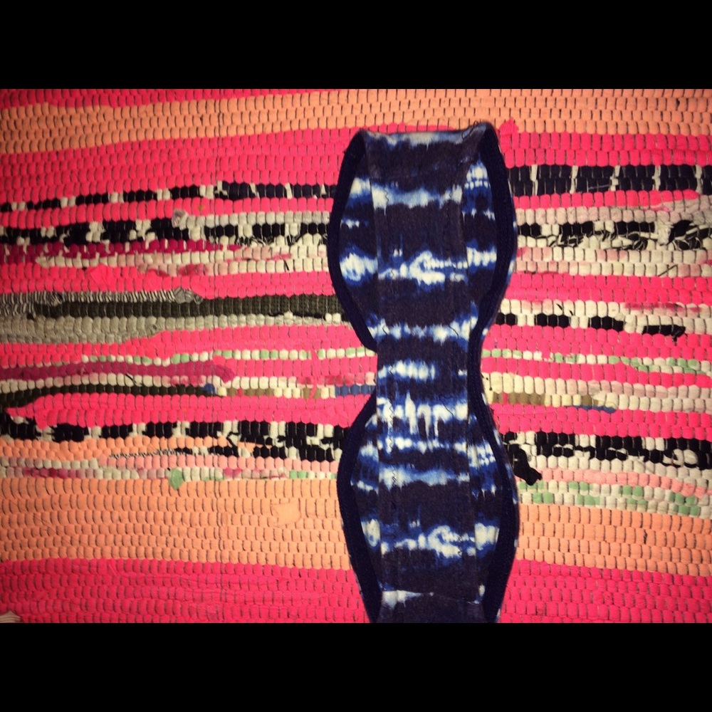 Bandeau - Picture 2 of 4